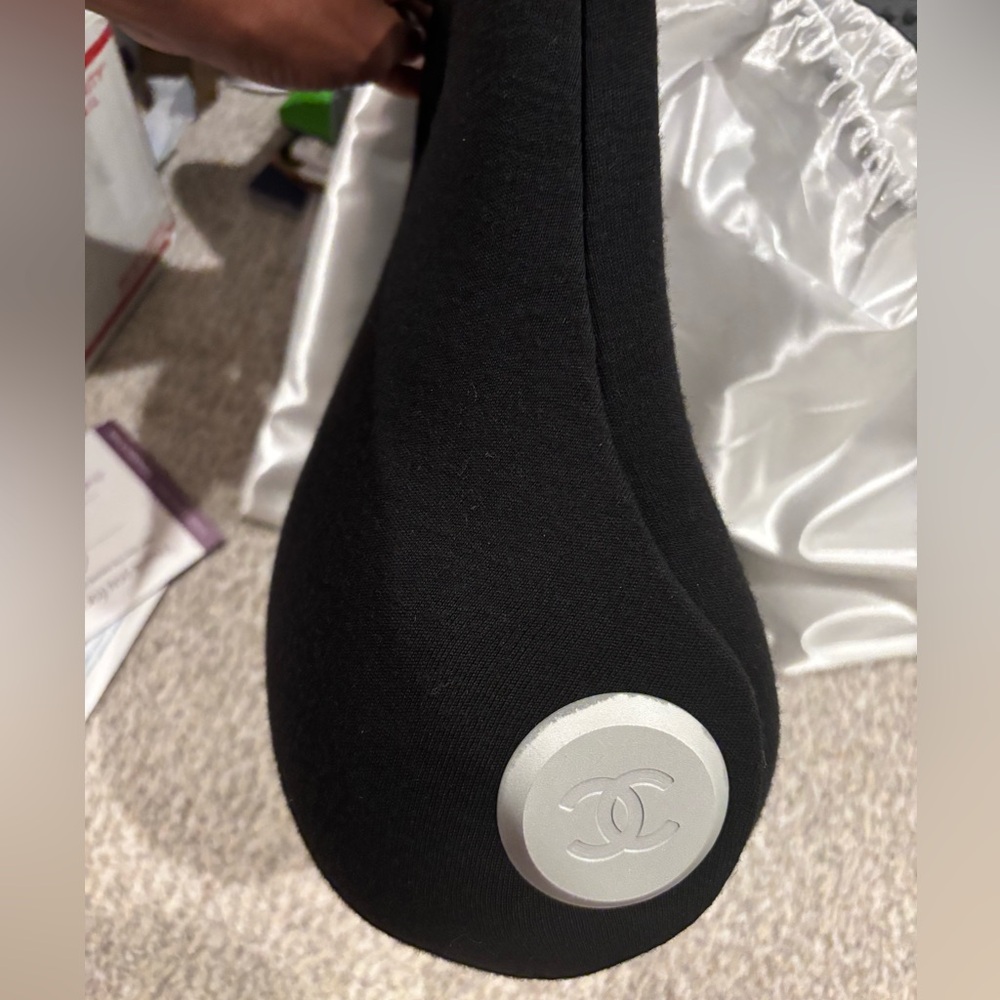CHANEL Sleek Jersey Black Butt Bag - Picture 2 of 8